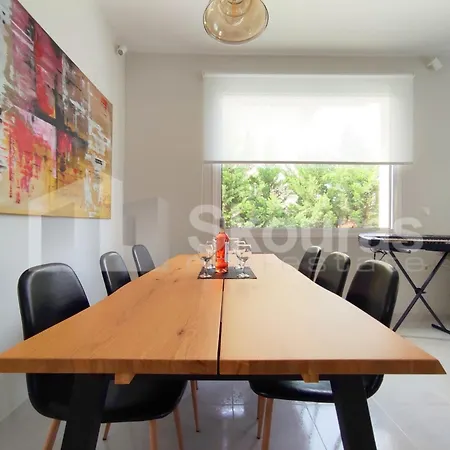 The Bright House A Two-Storey Maisonette In Loutraki Exterior photo