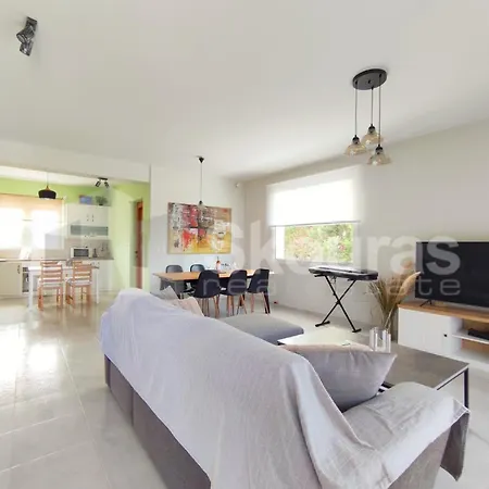 The Bright House A Two-Storey Maisonette In Loutraki Exterior photo