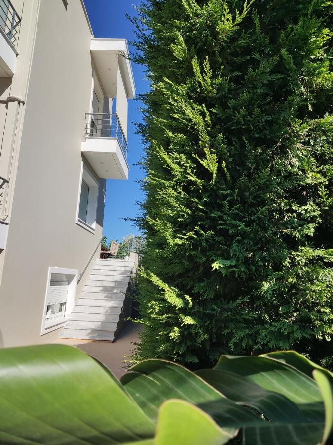 The Bright House A Two-storey Maisonette In Loutraki (Corinthia)