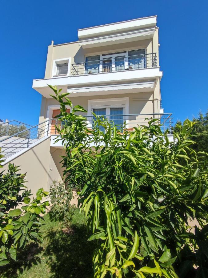 The Bright House A Two-storey Maisonette In Villa Loutraki (Corinthia)