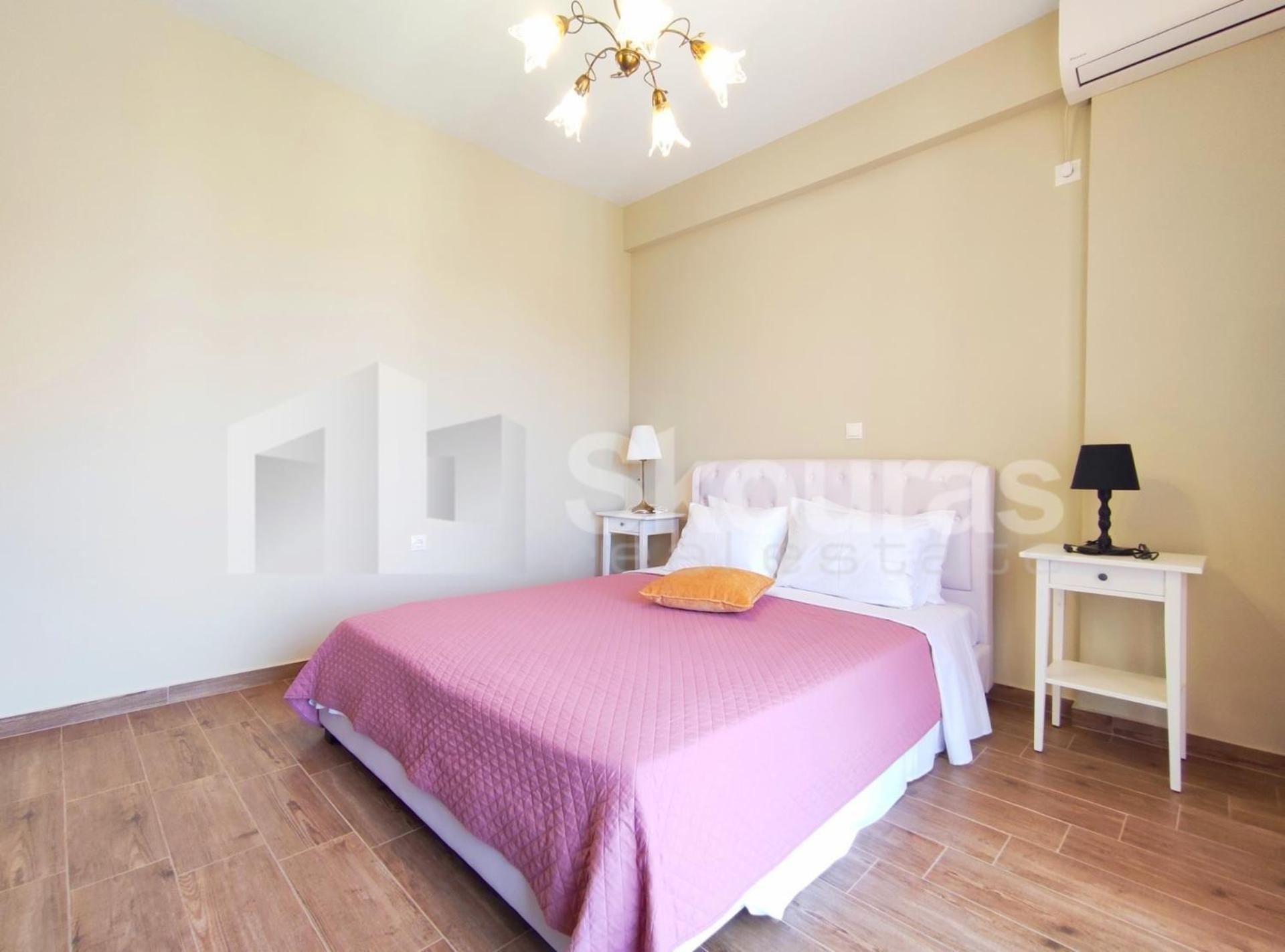 The Bright House A Two-storey Maisonette In Villa *