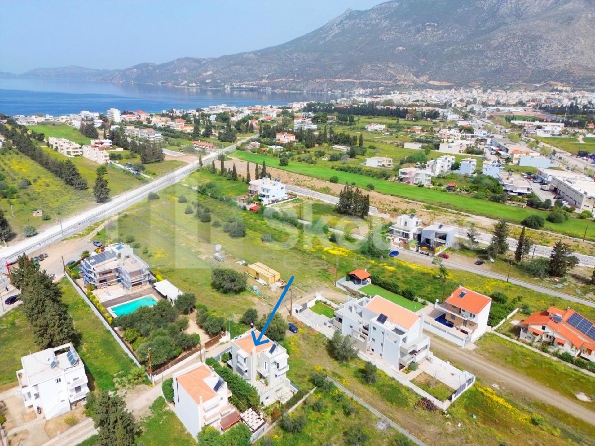The Bright House A Two-storey Maisonette In Villa Loutraki (Corinthia)