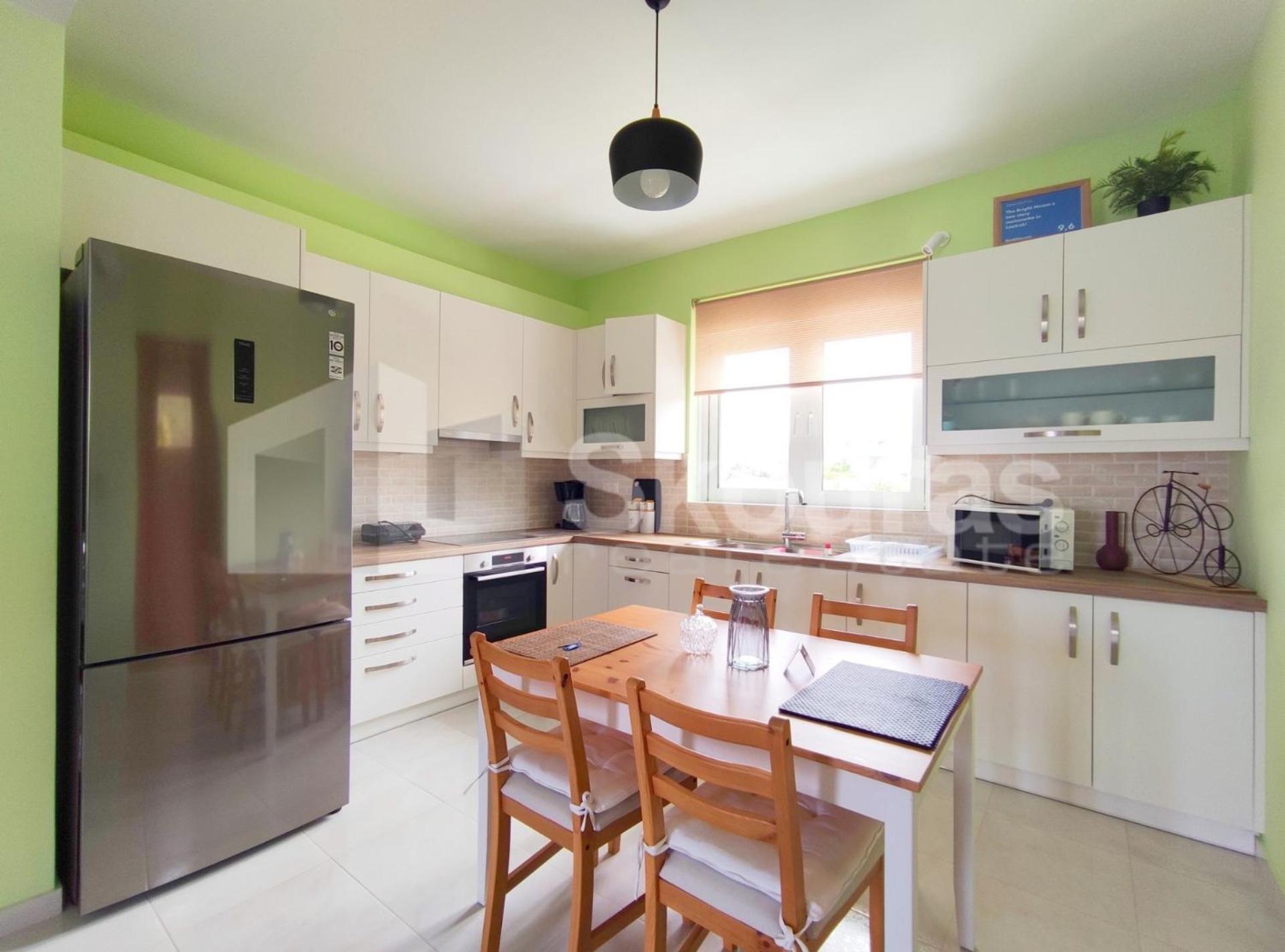 The Bright House A Two-storey Maisonette In Loutraki (Corinthia)