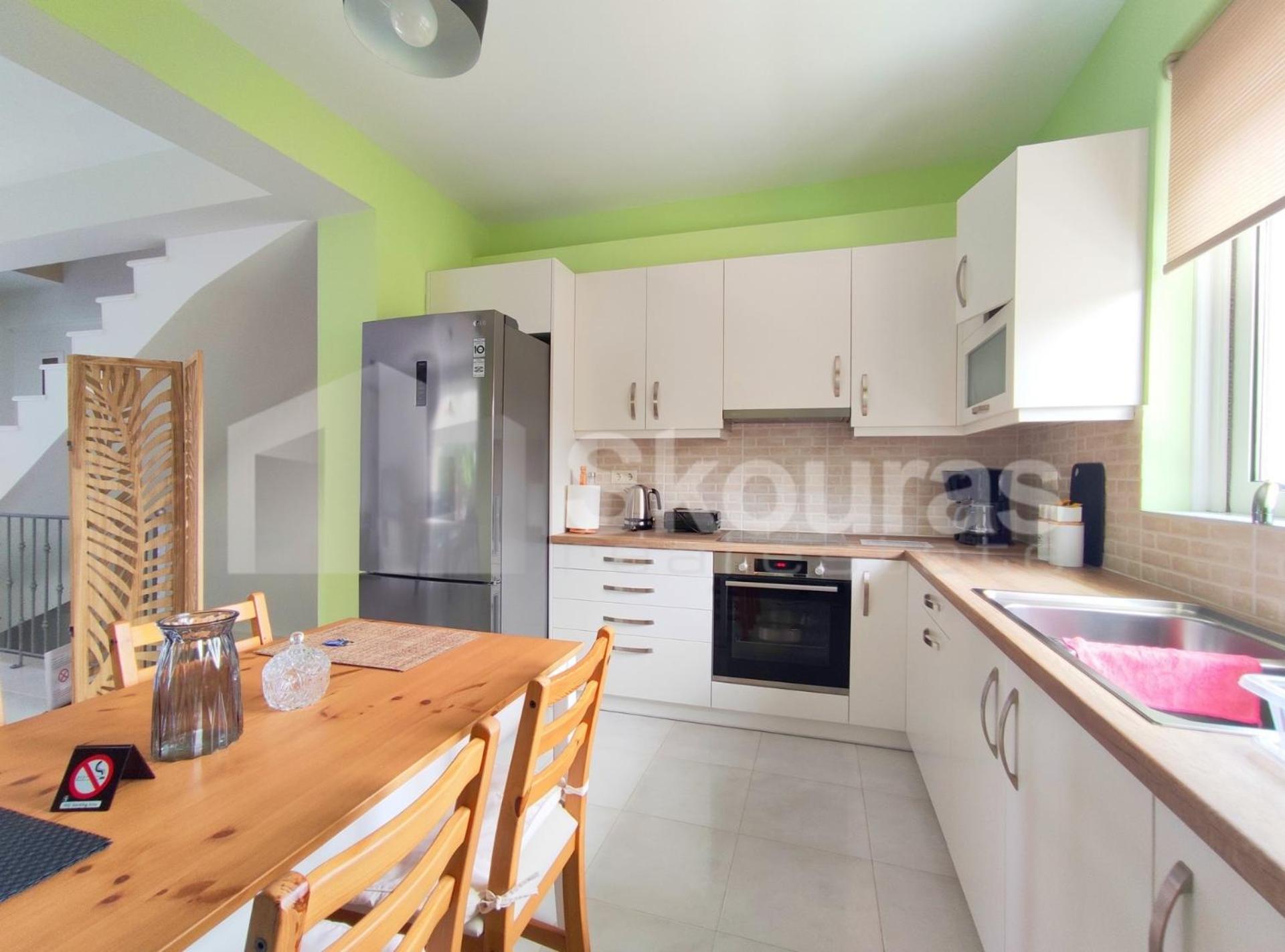 The Bright House A Two-storey Maisonette In Villa *
