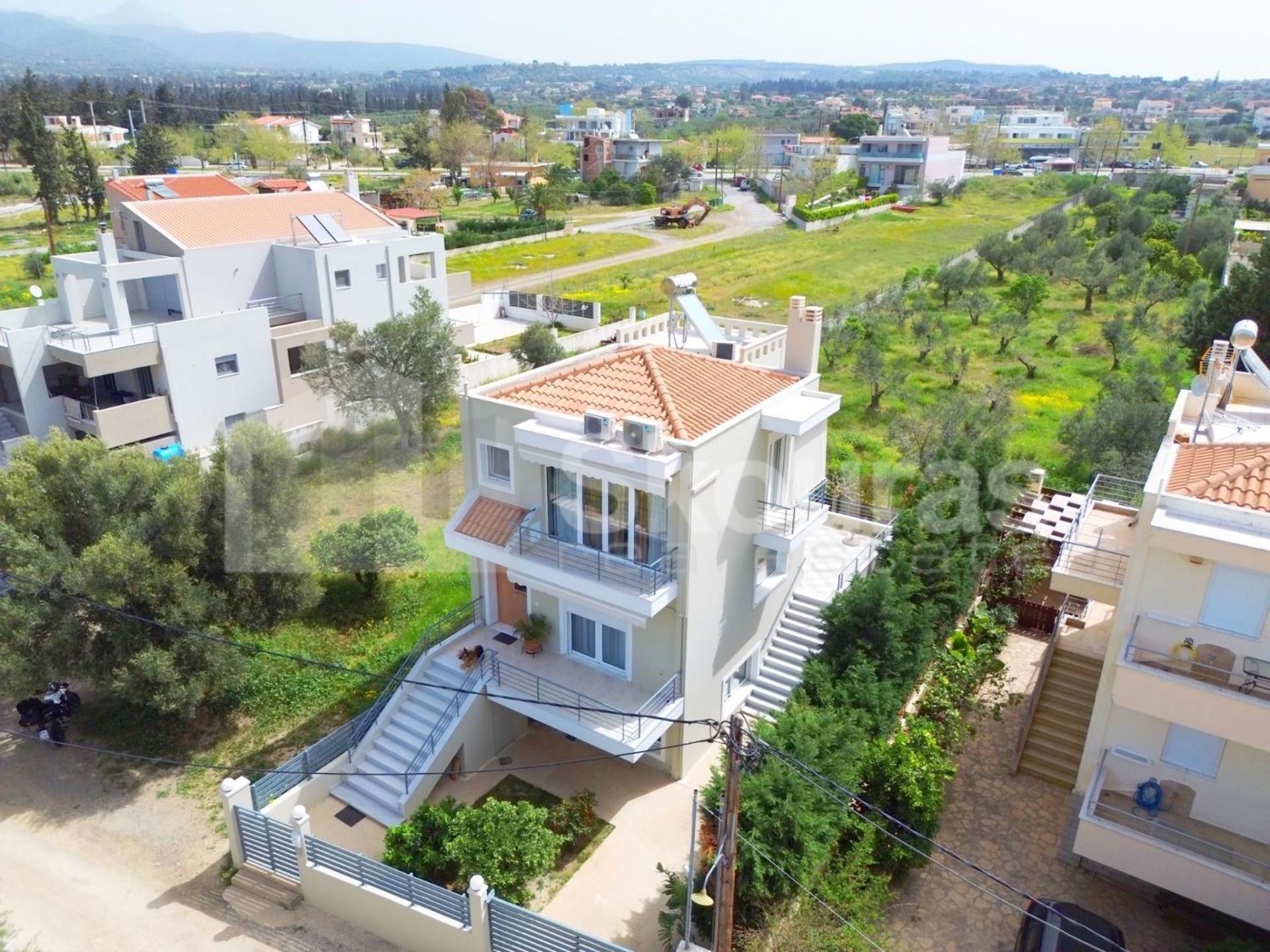 Villa The Bright House A Two-storey Maisonette In